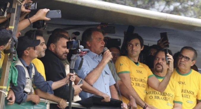 A Guerra Política que acontece no país e o nosso papel, como brasileiros comuns