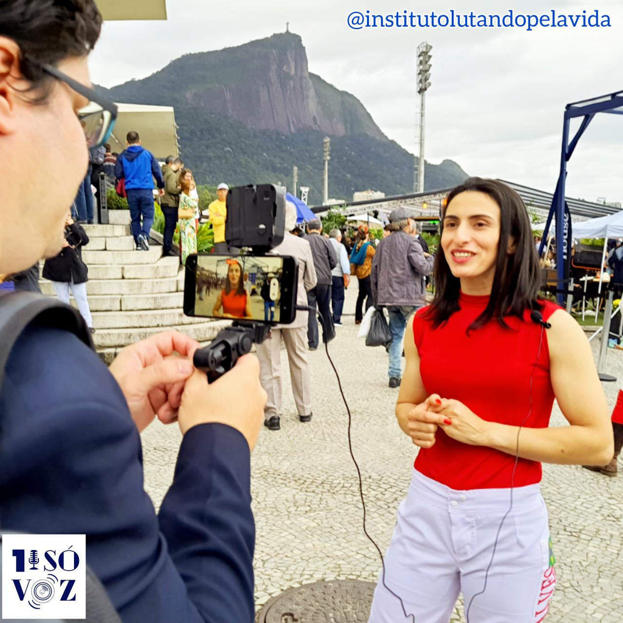 JEANE ALVES EM ENTREVISTA PARA UMA S&Oacute; VOZ