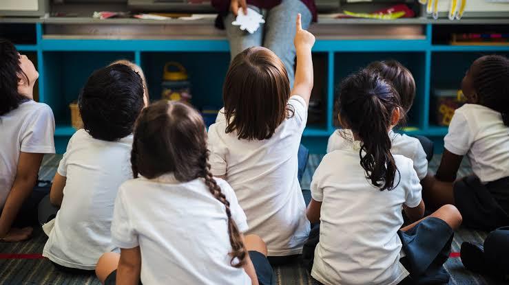 Porque a segurança dos bancos é mais importante que a segurança das escolas?