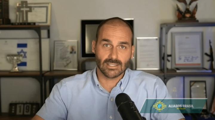 Alexandre de Moraes manda bloquear conta e Pix de Eduardo Bolsonaro