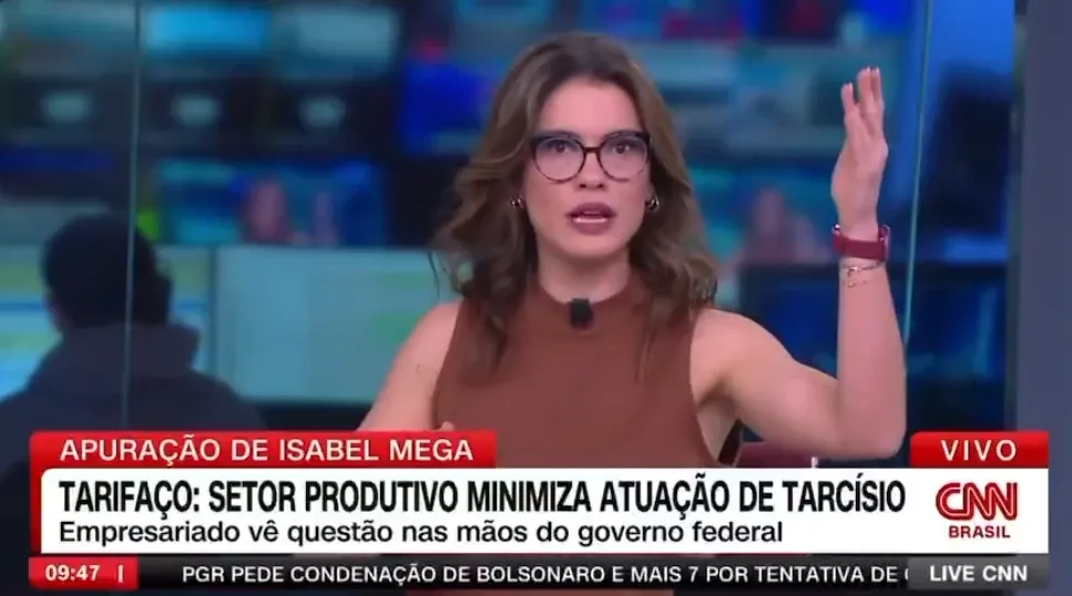 Âncora da CNN chama Bolsonaro de “Bozo” em programa ao vivo