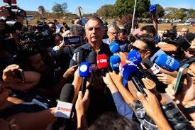Bolsonaro sugere que pen drive apreendido foi plantado pela PF