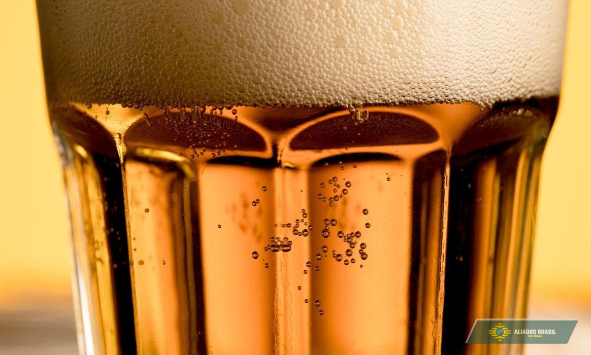 Cerveja sem álcool: pode ajudar ou atrapalhar o emagrecimento?