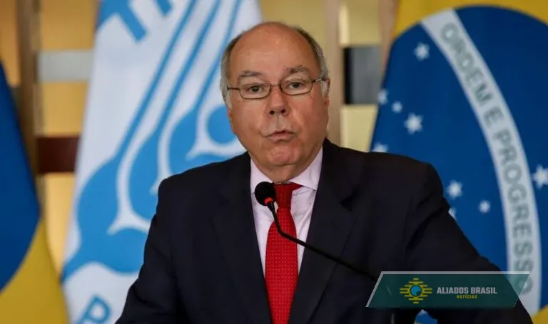 Chanceler terá que ir à Câmara explicar visita de Lula a Kirchner