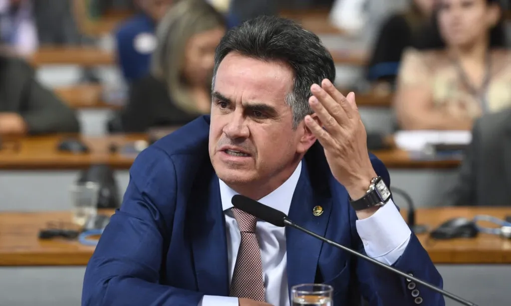 Ciro sobre gestão Lula e volta do IOF: “Minha taxa, minha vida”