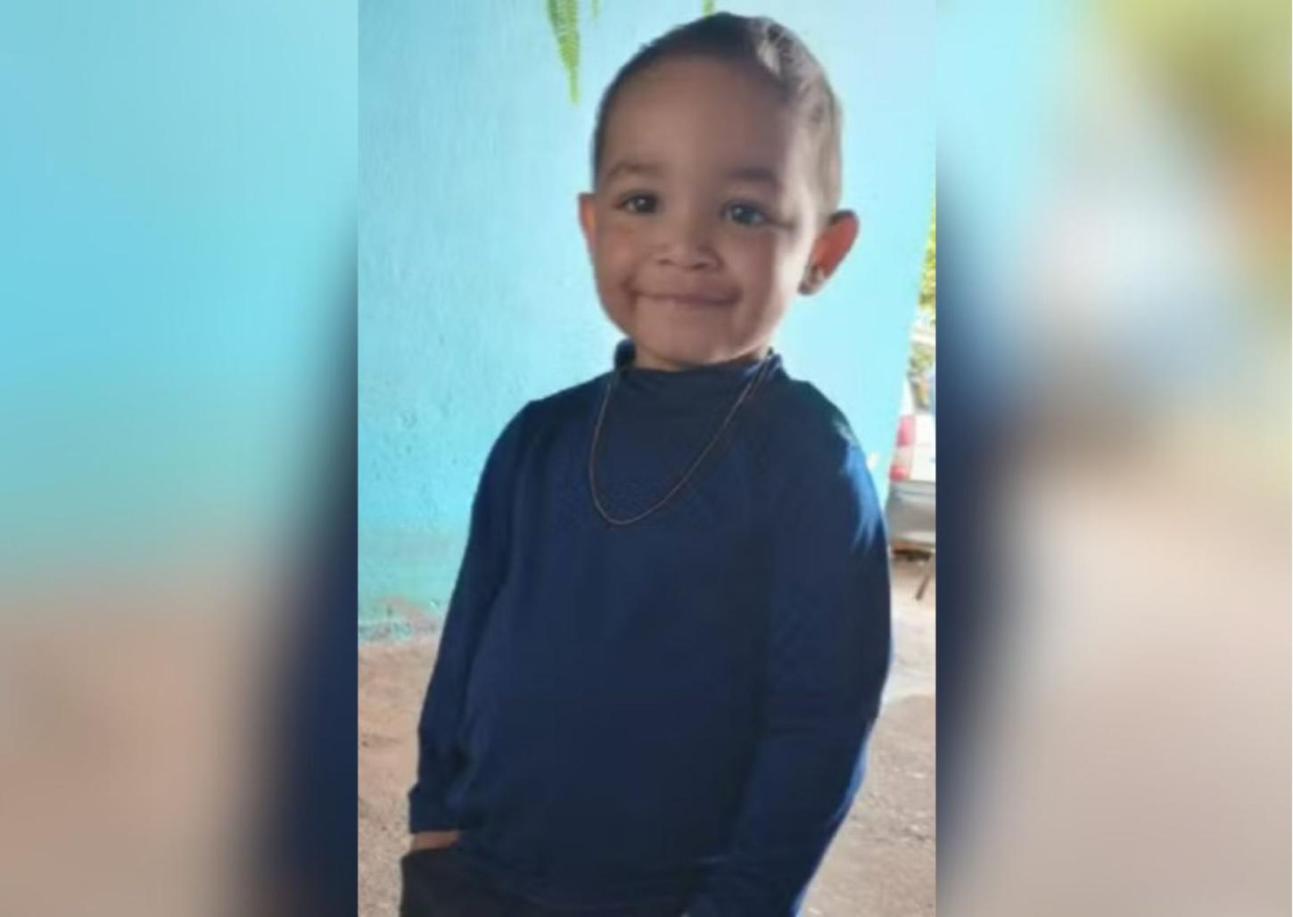 Criança tem 33 paradas cardíacas e morre após ser picada por escorpião escondido dentro de tênis, no Paraná, diz família