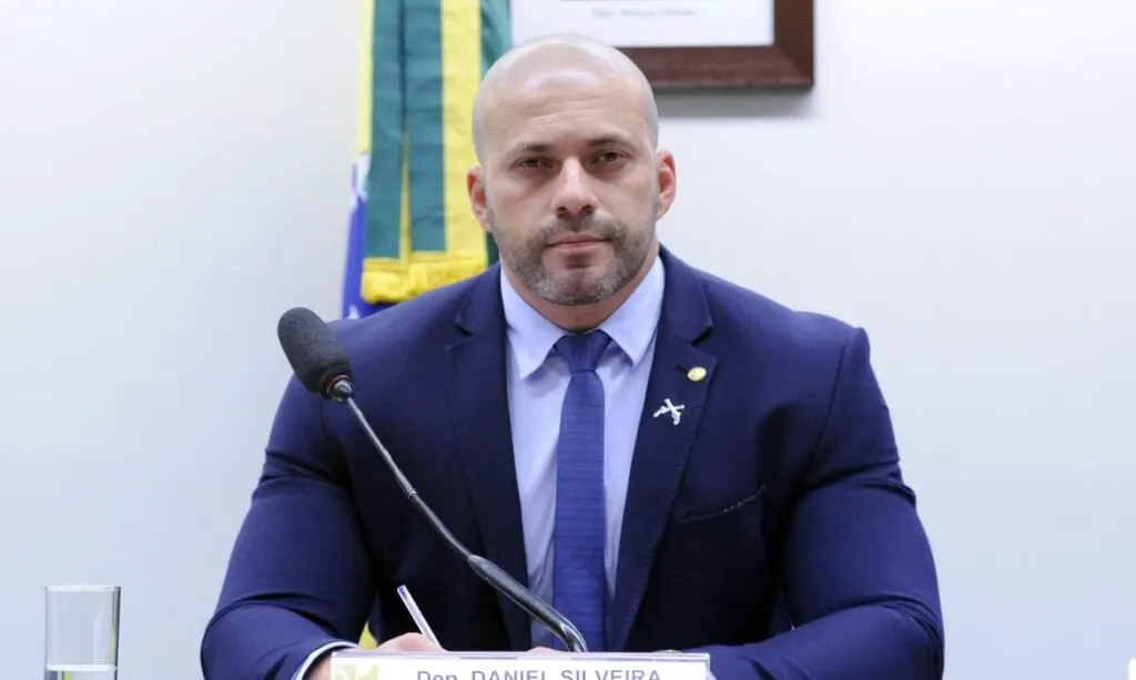 Daniel Silveira passa por cirurgia e segue em repouso, diz advogado