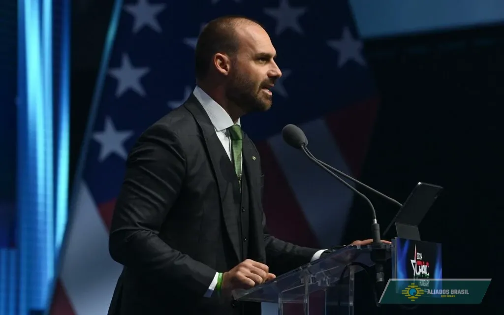 Eduardo chama taxa de 50% de Tarifa Moraes: “A conta chega”