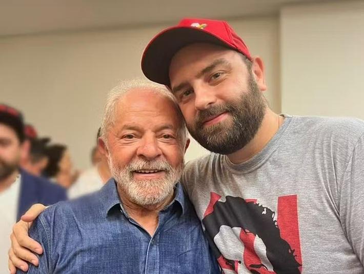 Filho de Lula pega carona em voo da FAB pela 2ª vez em 2025