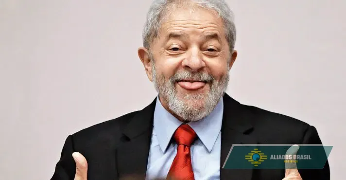 Hipócrita: a palavra que revela o teatro da política brasileira