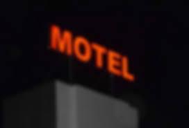 Homem morre após parada cardíaca durante encontro sexual com múltiplas pessoas em motel de Minas Gerais