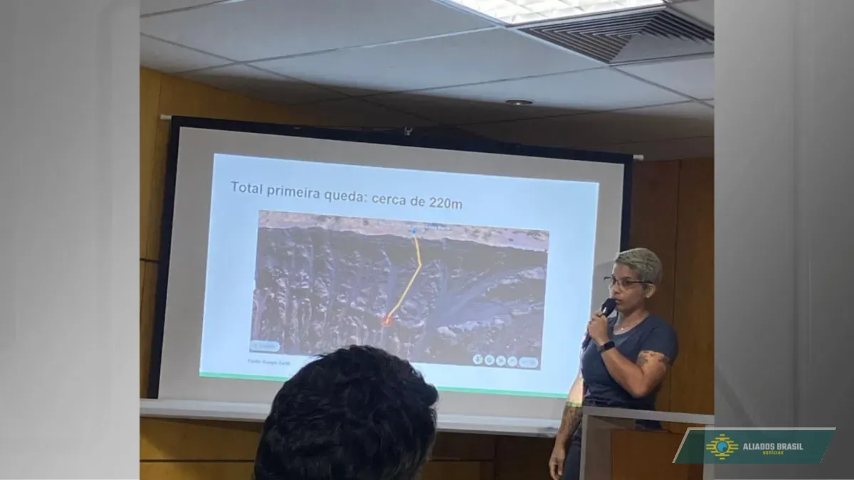 Juliana pediu socorro por 14 horas após queda em vulcão, dizem testemunhas