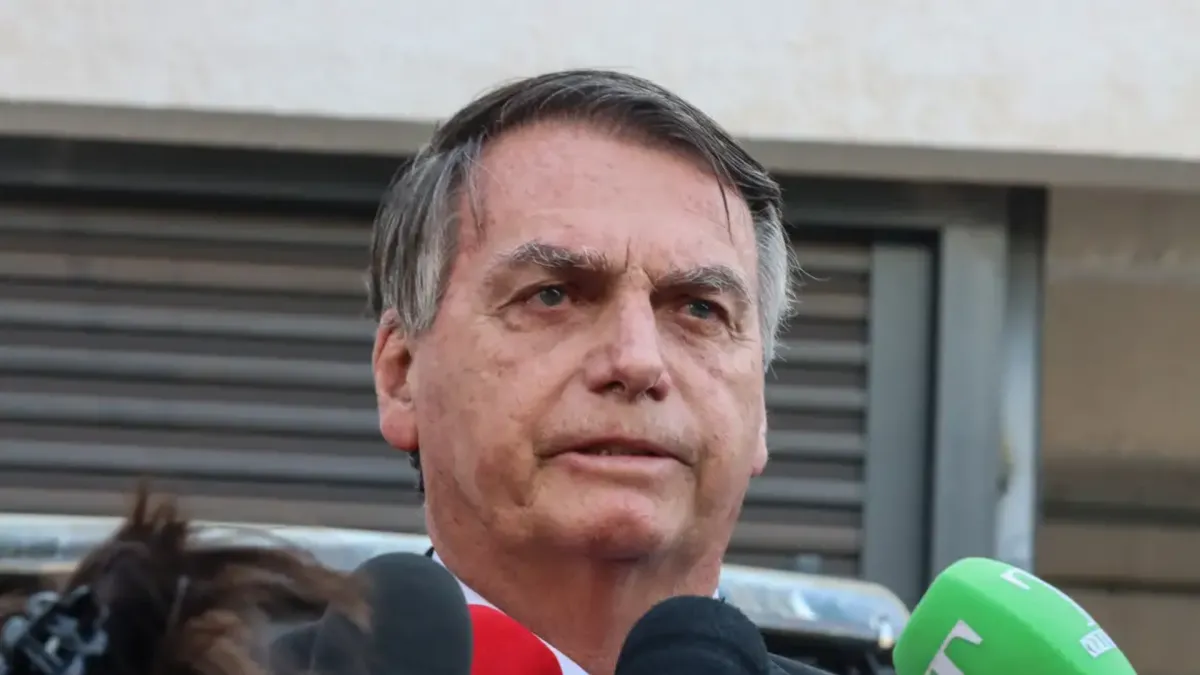 Juristas veem margem subjetiva em decisão de Moraes sobre Bolsonaro