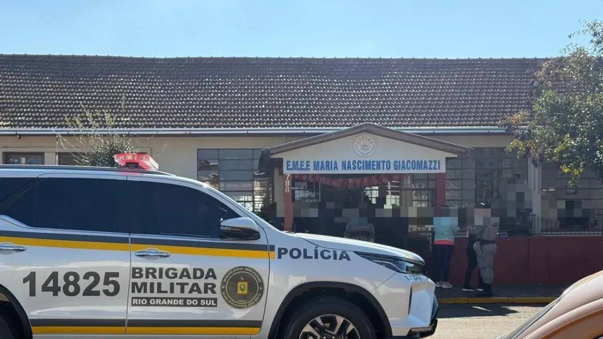 Justiça determina internação de adolescente que atacou escola no RS