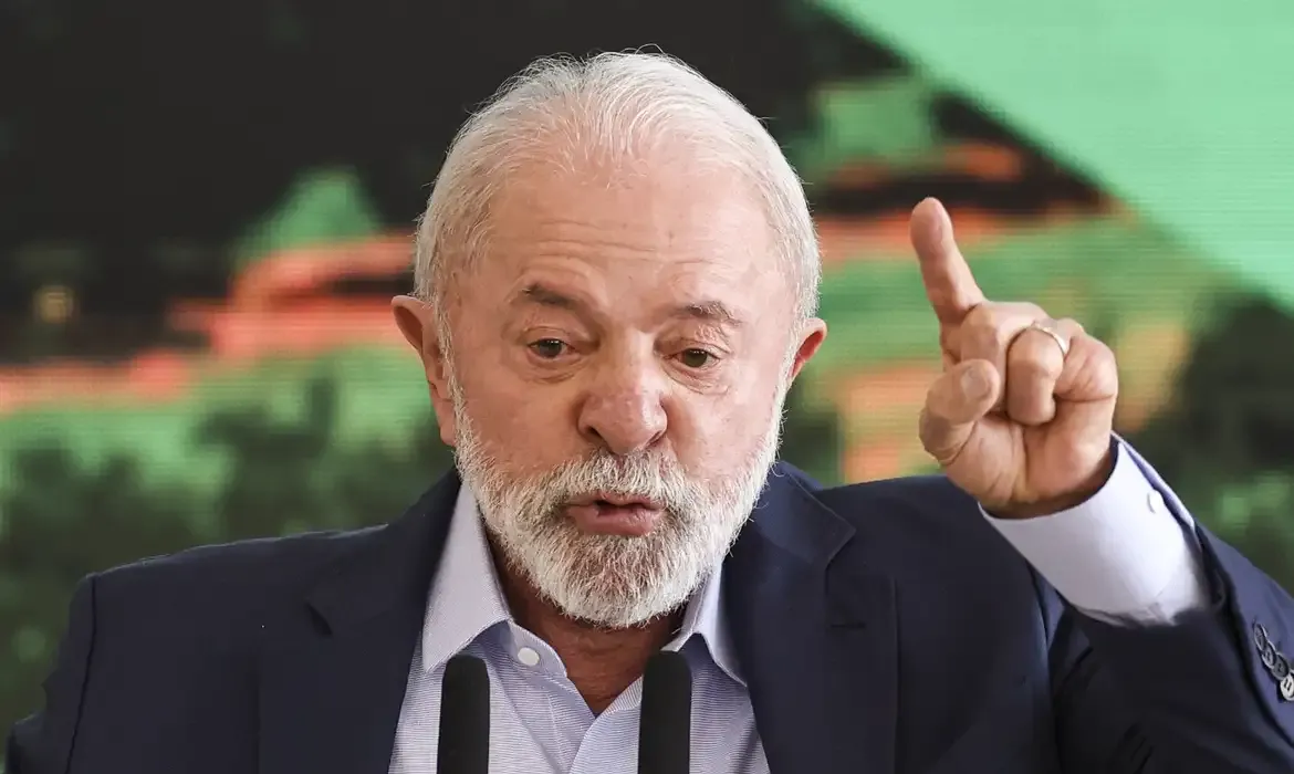 Lula volta a provocar Trump e afirma que ele estaria preso se fosse brasileiro