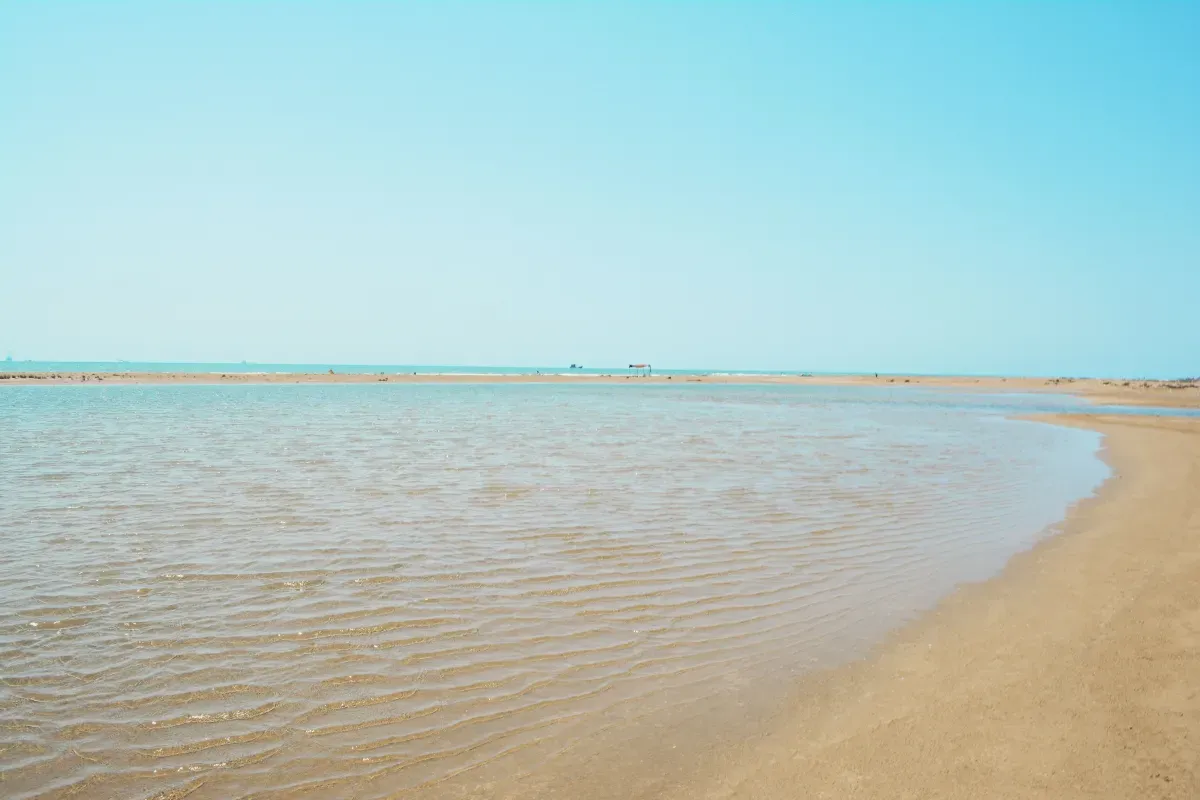 Maior lago do planeta está encolhendo rapidamente, alertam especialistas,