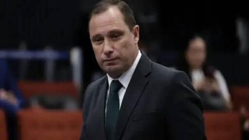 Mauro Cid tentou criar grupo com advogado de Bolsonaro mesmo sendo delator