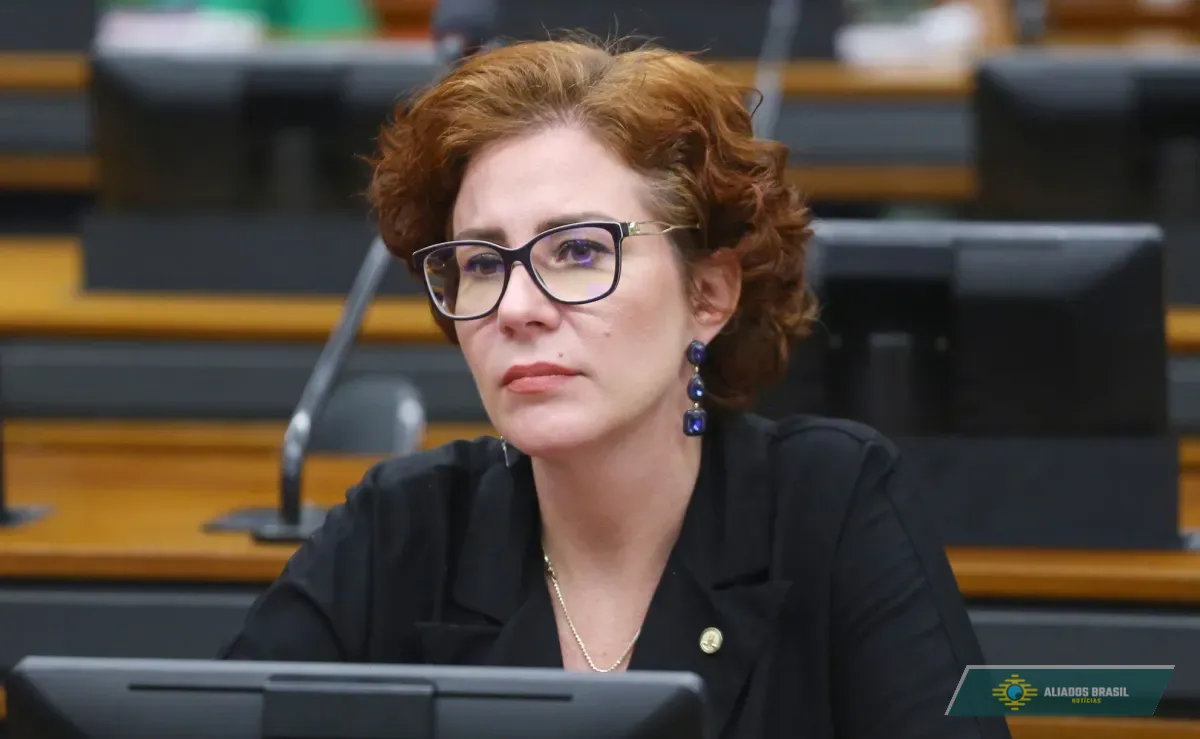 Moraes determina que AGU adote providências para extradição de Zambelli