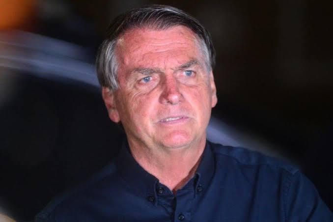 Moraes pode decidir nesta quarta sobre respostas de Bolsonaro por descumprimento de medidas; veja alternativas