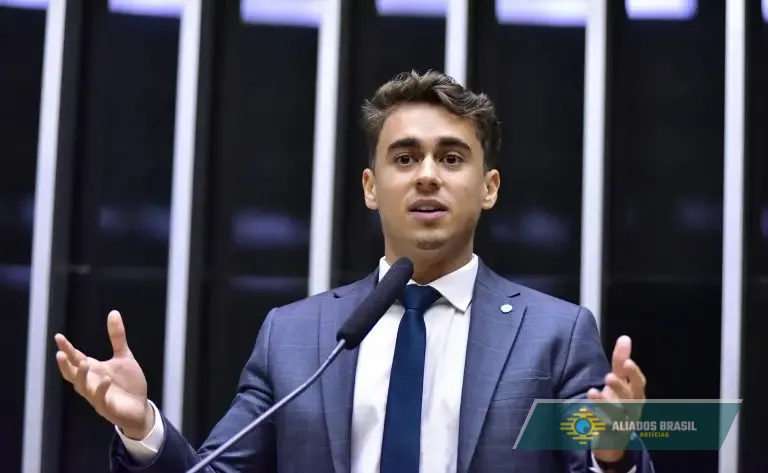 Nikolas Ferreira protocola pedido de impeachment de Lula