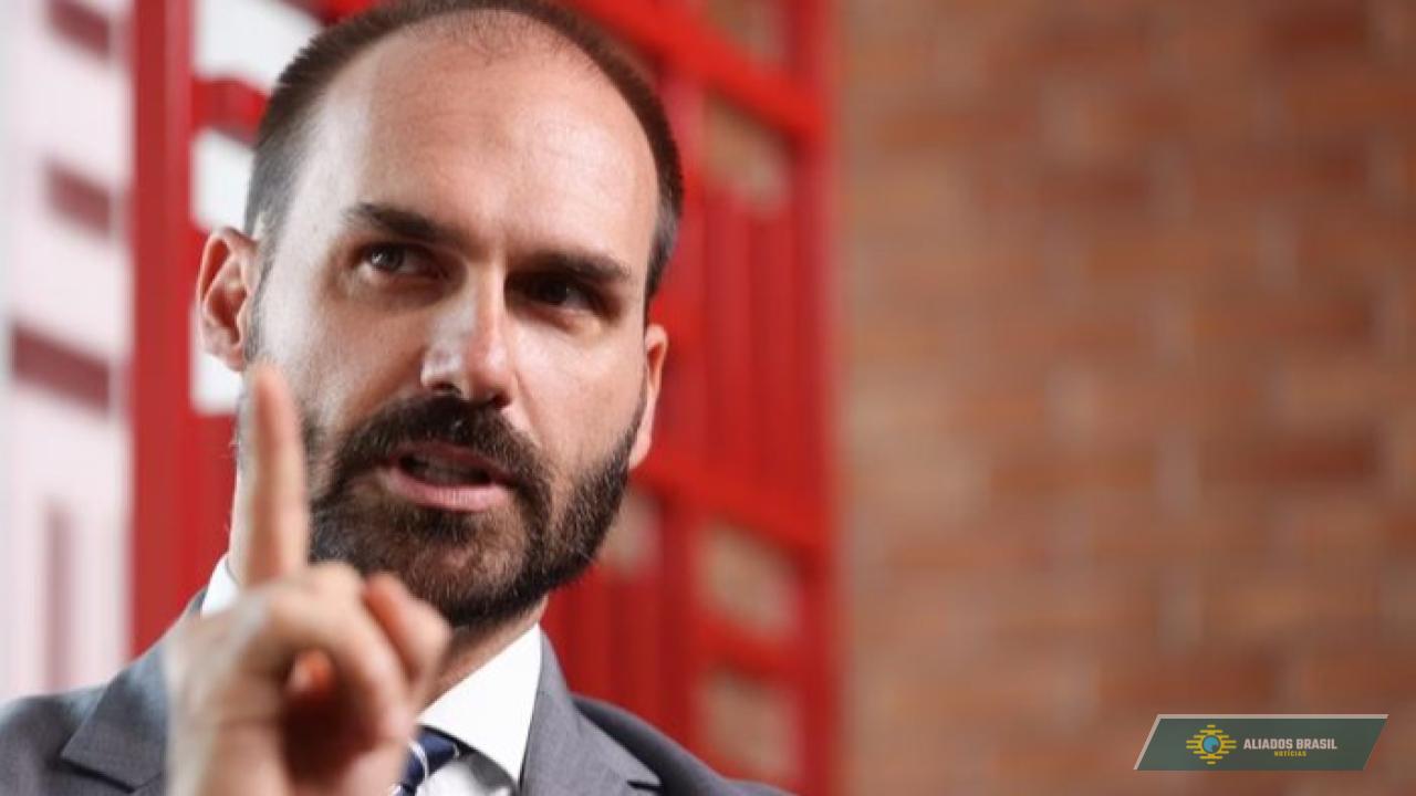 PF pede mais tempo para investigar Eduardo Bolsonaro