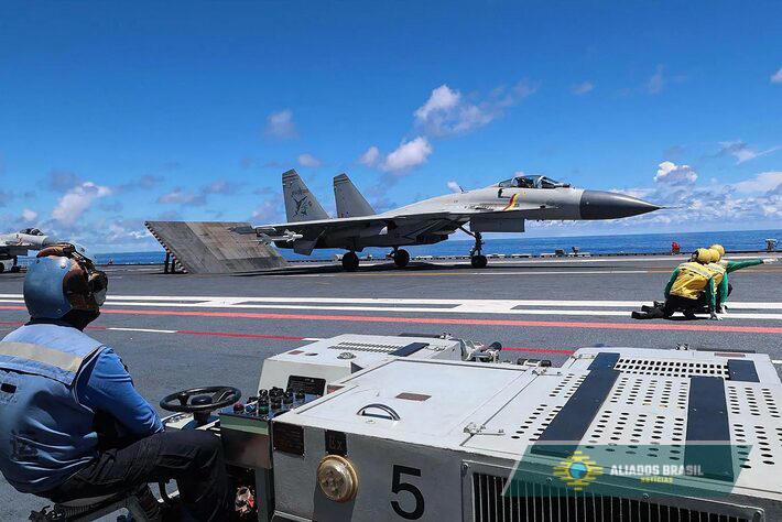 Porta-aviões da China avançam em águas dominadas pelos EUA