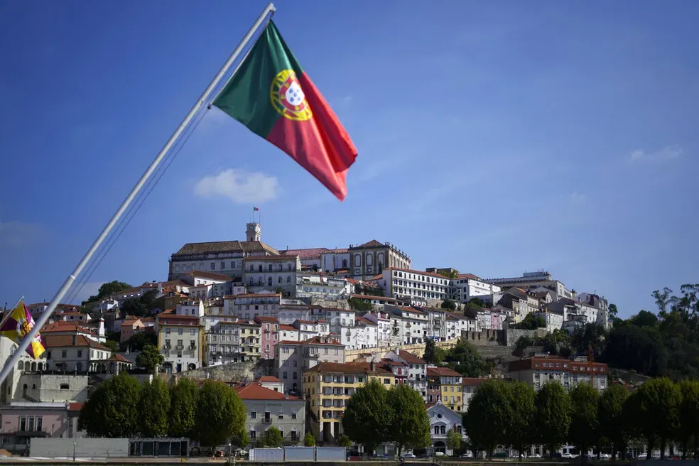 Portugal aprova pacote anti-imigração; brasileiros estão entre os principais afetados