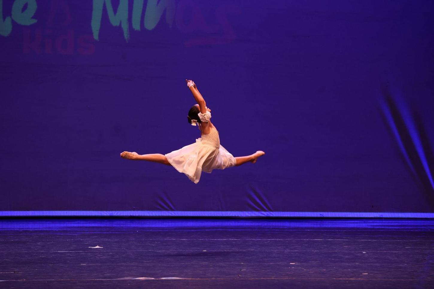 Prodígio do balé: mineira de 10 anos, que tem mais de 100 medalhas, vai ao Grand Prix de Viena