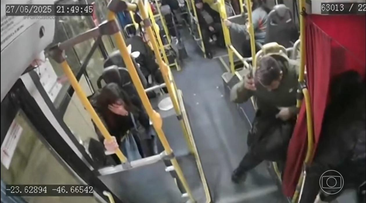São Paulo tem 47 ataques a ônibus só no domingo, que foi o segundo dia mais violento desde o início da onda de depredações