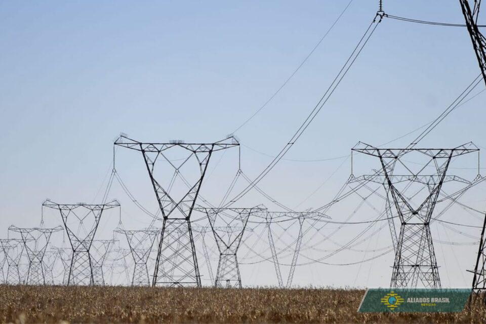 Sistema elétrico brasileiro corre risco de colapso, aponta ONS