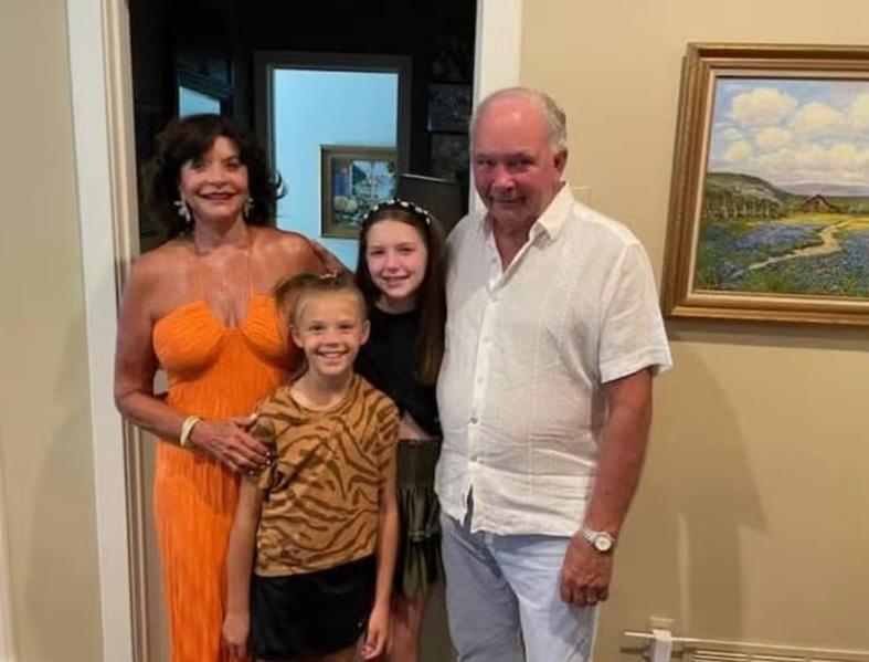 Tragédia no Texas: irmãs que morreram em enchente foram encontradas de mãos dadas, diz tia