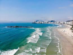 Turista desaparece no mar após tentar nadar até ilha no litoral de SP