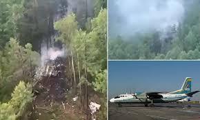 Um dia após acidente aéreo fatal, avião comercial perde pressão e tem que retornar à origem na Rússia