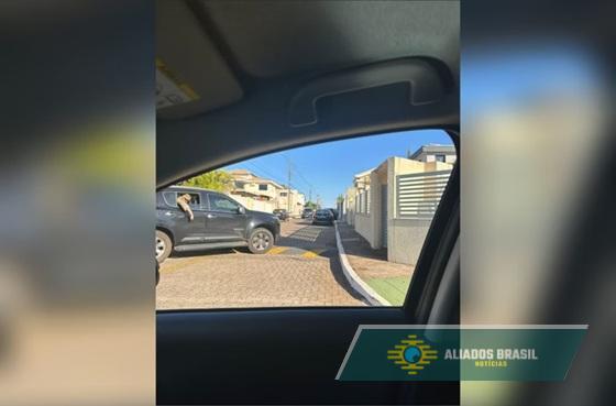 URGENTE: Bolsonaro chega à Seape para colocar tornozeleira eletrônica