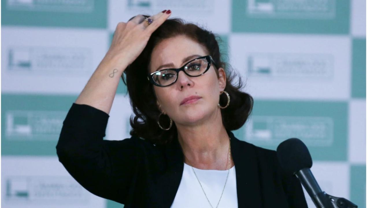 Carla Zambelli passa mal em tribunal da Itália, e audiência é remarcada