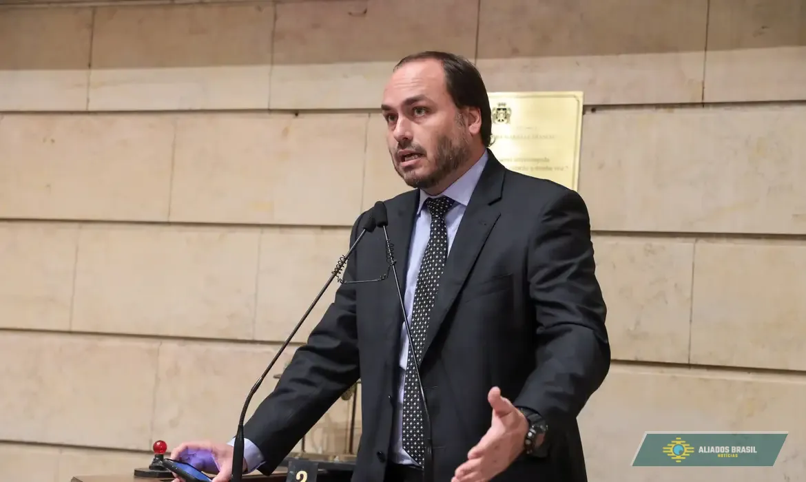 Carlos faz duras críticas aos presidenciáveis da direita: Ratos