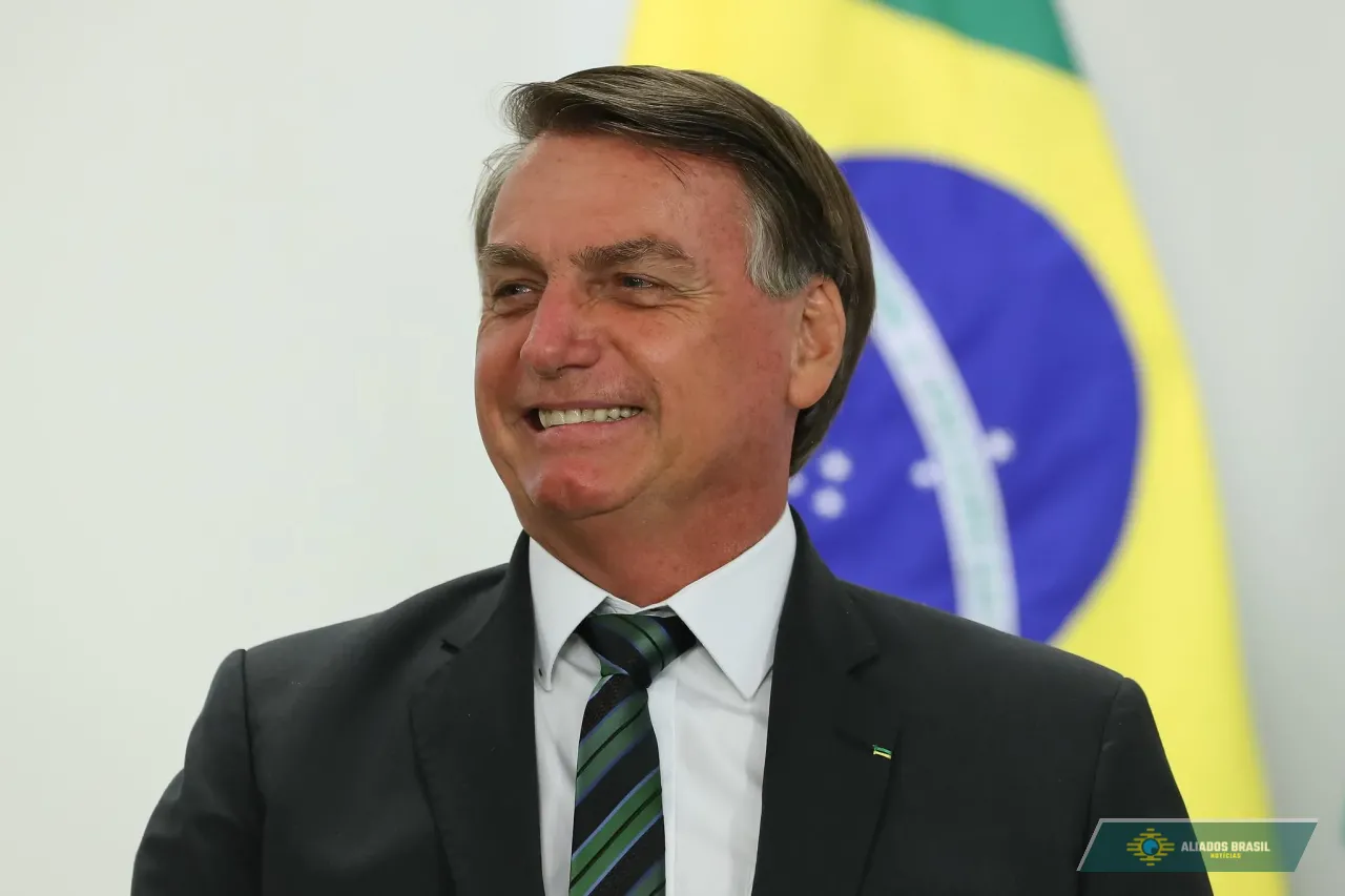 Comissão da Câmara aprova moção de apoio a Jair Bolsonaro