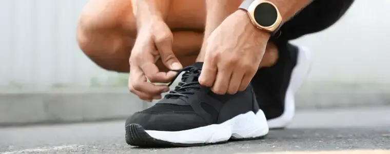 Comprei um tênis pela internet. Posso devolver mesmo depois de experimentar? Entenda