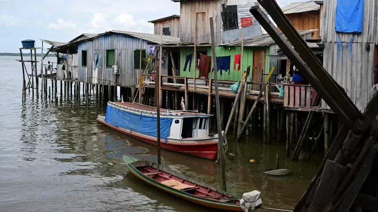 Comunidade de palafitas sem saneamento vai receber estação de esgoto feita para bairros nobres na Belém da COP 30