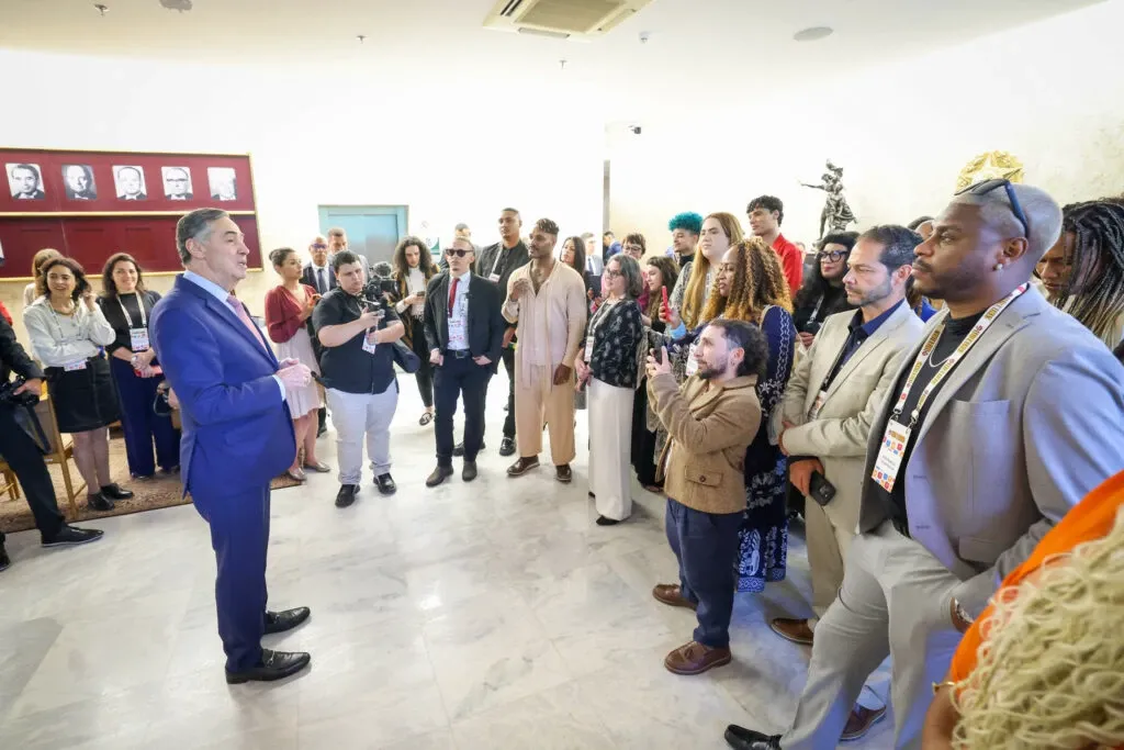 YouTube, OAB e AMB bancaram viagem de influencers para evento do STF