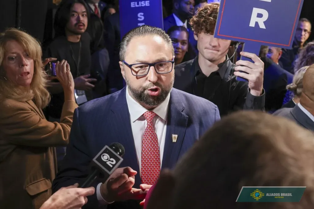 Conselheiro de Trump: “Não vou parar até Bolsonaro ser livre”