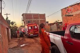Criança de 1 ano fica em estado grave após se afogar em balde no DF