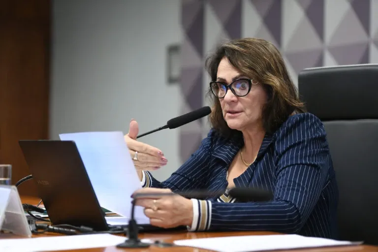 Damares rebate post de sobrinho de Dilma sobre a PF: “Vergonha”