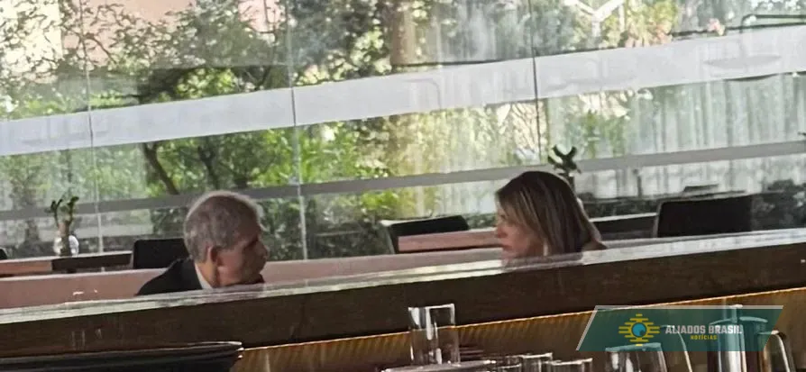 Daniela Lima é flagrada almoçando com ministro de Lula em Brasília