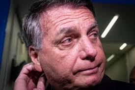 Defesa diz que Bolsonaro não descumpriu decisão de Moraes e que fala em manifestação não é 'ato criminoso'