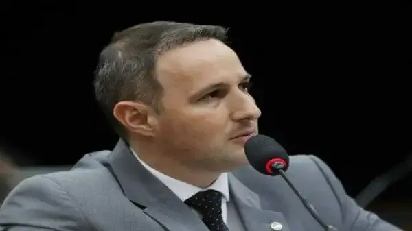 Derrite se revolta após juiz soltar traficante com 224 kg de cocaína e diz: “Isso não é justiça!”