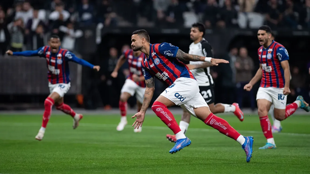 Em jogo frenético, Corinthians tropeça contra Bahia no Brasileirão