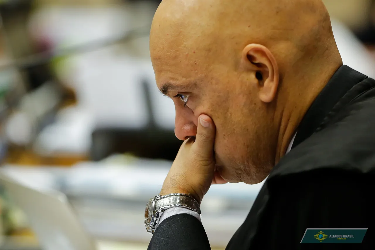 Embaixada dos EUA reage após Moraes ameaçar punir bancos brasileiros