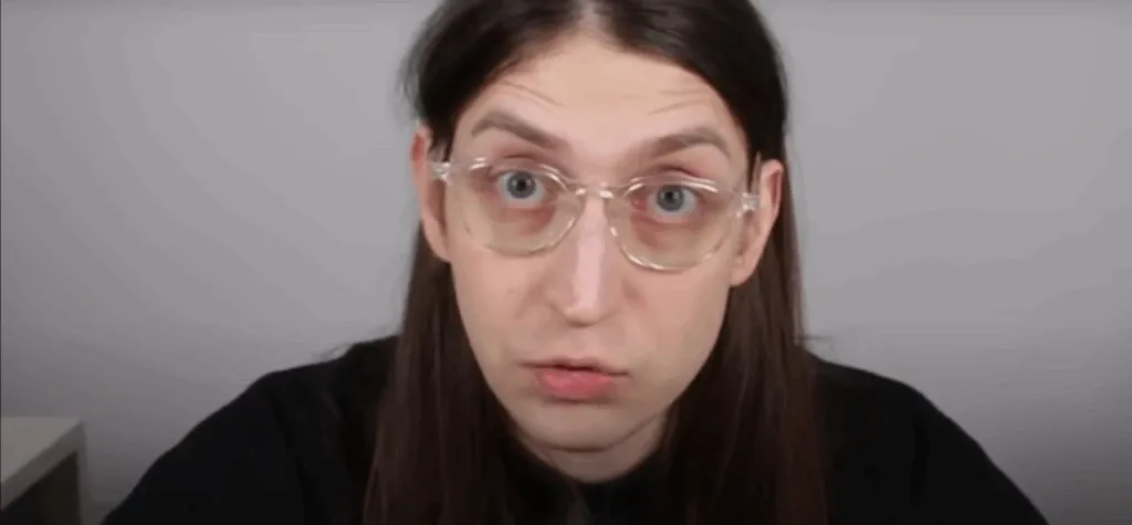 Entenda a rede pornográfica exposta por Felca no YouTube