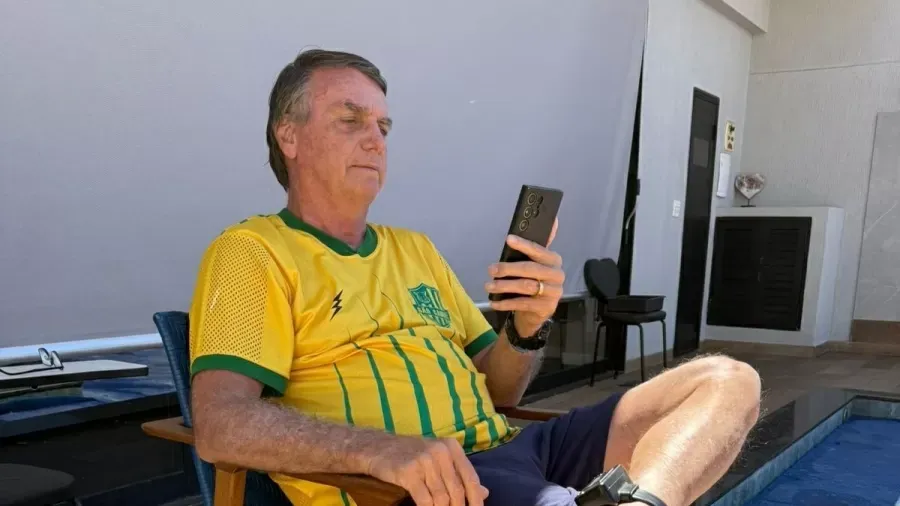 Entenda como a PF leu as mensagens apagadas do Whatsapp de Bolsonaro